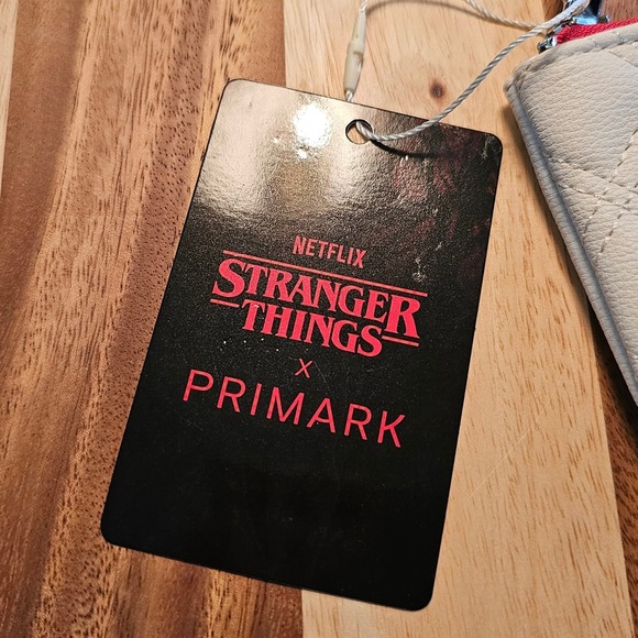 Stranger Things Primark Hellfire Club Quilted Coin Purse Cream New With Tags - Picture 3 of 9